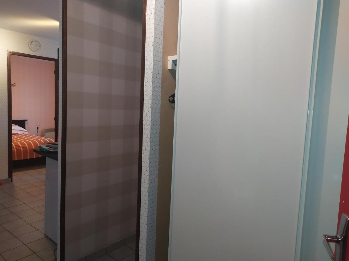 Ferienwohnung Chez Fabienne T1 Le Breuil-sur-Couze Exterior foto