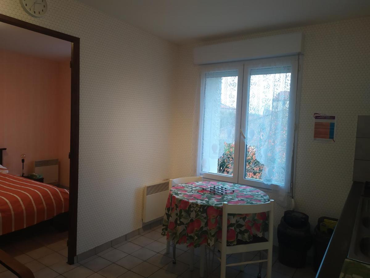 Ferienwohnung Chez Fabienne T1 Le Breuil-sur-Couze Exterior foto